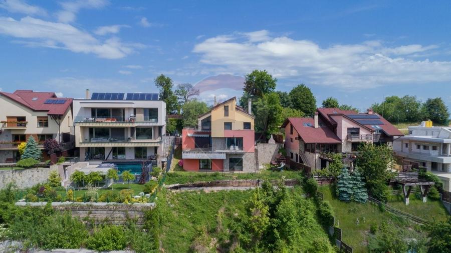 VILA PANORAMICA PE DRUMUL POIENII –PRIVELISTI UNICE ASUPRA BRASOVULUI - 30