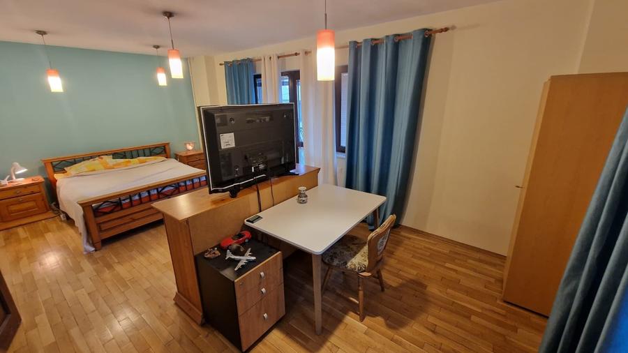 Vila singur curte - 13