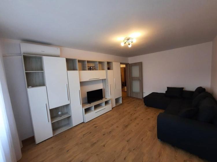 De inchiriat Apartament cu 3 camere - Nicolina 2 - 2