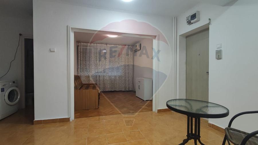De inchiriat apartament 3 camere spatios  etaj 1 Splaiul Crisanei - 5