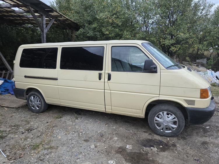 Se inchiriaza Hale 700; 300;100mp.Apartamene la casa. - 6