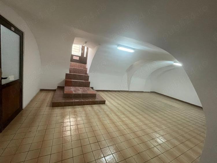 vand spatiu 85 mp situat intre Piata Catedralei si Parcul Reconcilierii, Arad - 8