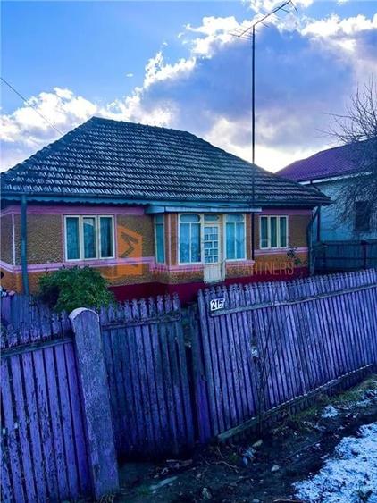 Casa tip parter zona Padurenii, com. Tisau - 1