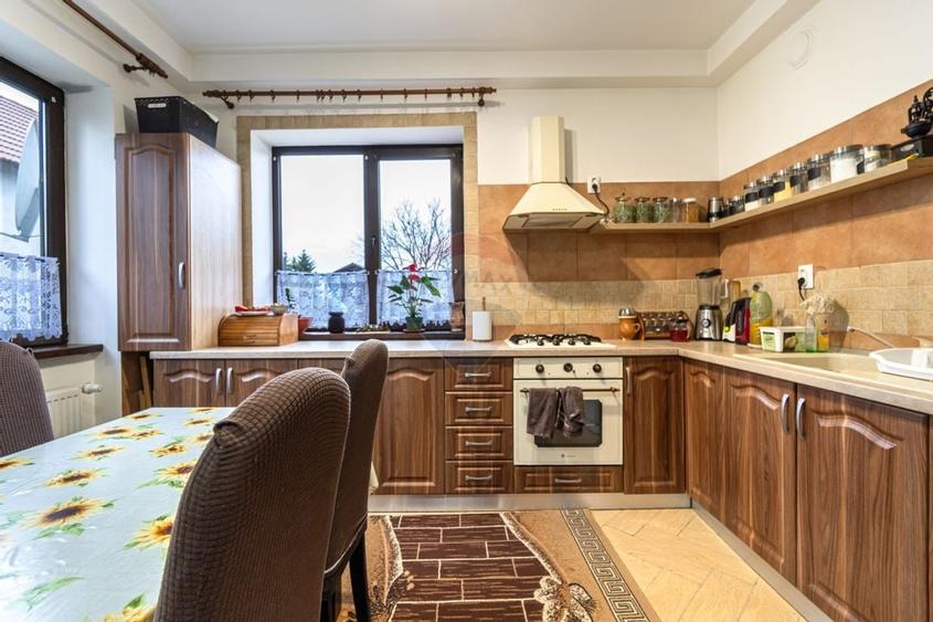 Vila cu 8 camere, 7150 mp teren intravilan I OZUN, COVASNA| COMISION 0 - 10