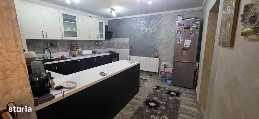 Casa separata cu teren generos de 3650mp - 10