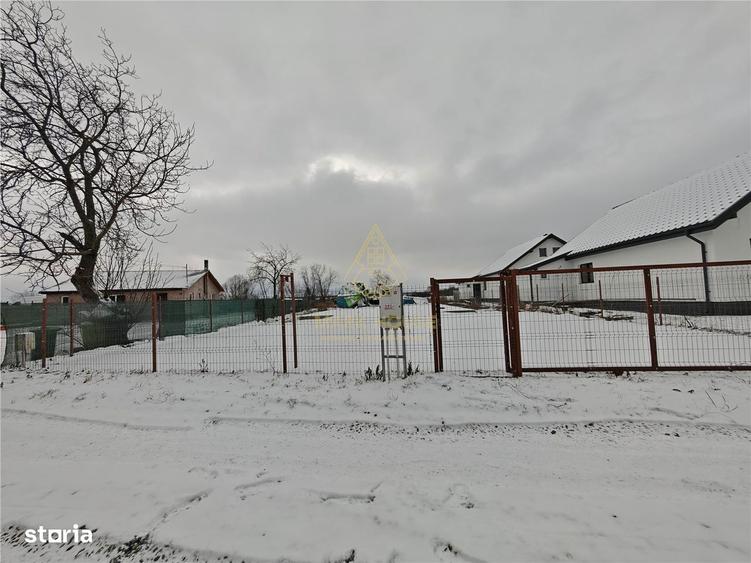 De vanzare 1450 mp teren intravilan situat in satul Siretu, comuna Let - 6