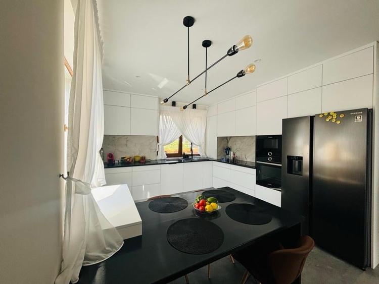 ZONA TBC vila P+2 230mp cu teren de aprox. 6ari! - 1