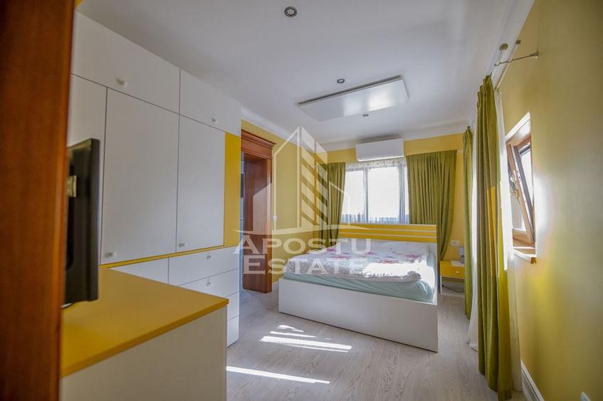 Vila,Piscina,teren fotbal,gradina,vegetatie - 3