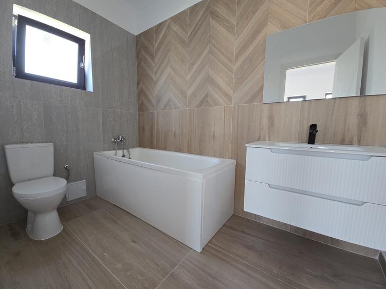 Casă cu 3 camere cu Teren 375 Mp în Berceni