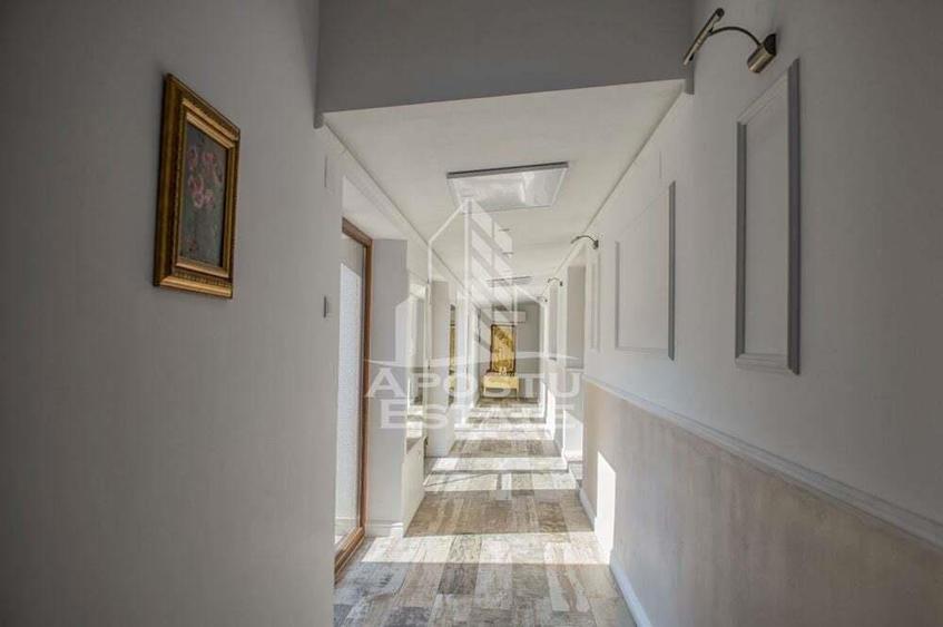 Vila,Piscina,teren fotbal,gradina,vegetatie - 10