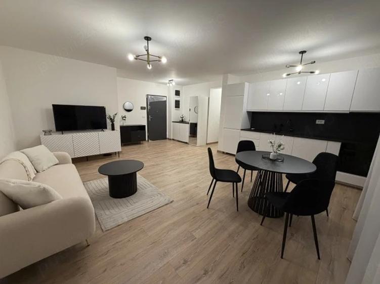 Apartament cu 2 camere decomandat, mobilat în Sud