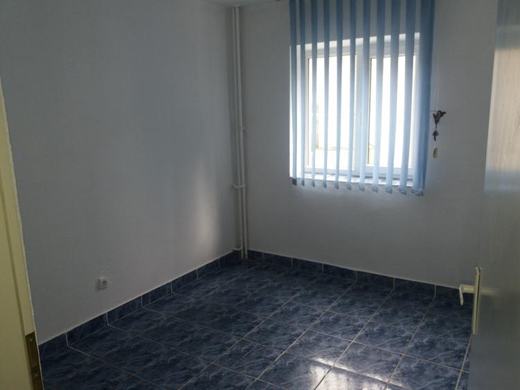 Apartament 3 camere la parter zona Est Clinic - 7