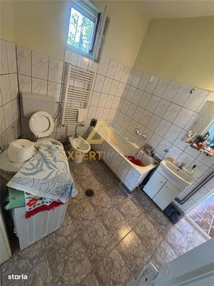 Casă cu 4 camere în Colțirea