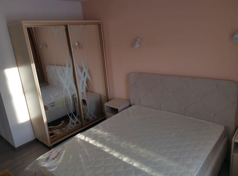 Apartament cu 2 camere decomandat în Cornișa