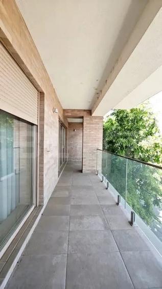 Apartament cu 3 camere decomandat în Lotus