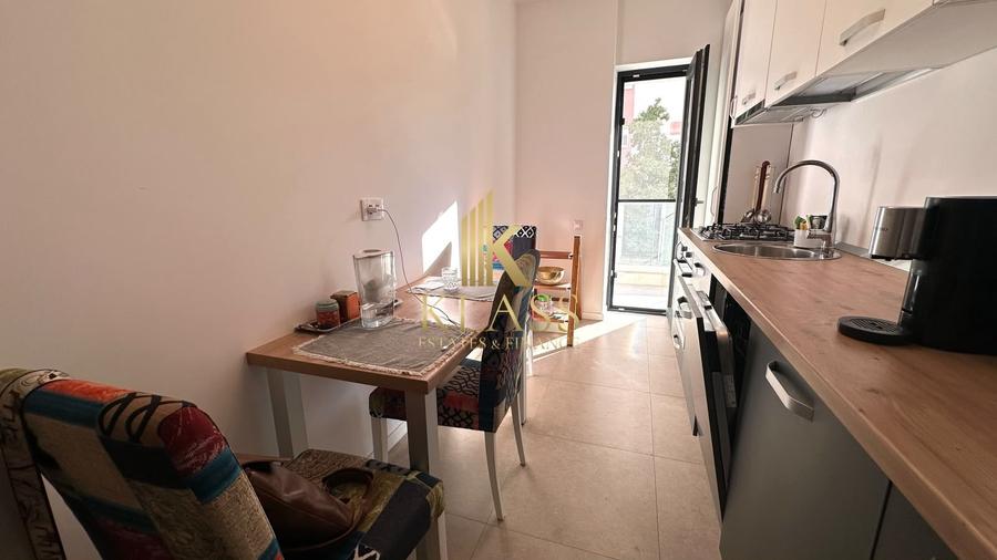 Apartament cu 3 camere semidecomandat, mobilat în Cotroceni