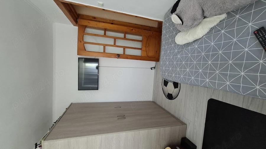 Apartament cu 3 camere decomandat în Micro 5