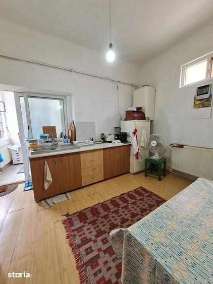 Casă cu 3 camere cu Teren 60 Mp în Calea București