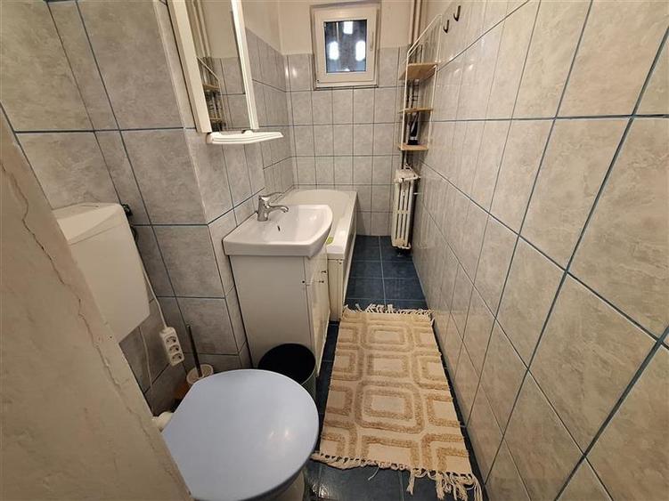 Apartament cu 3 camere nedecomandat, mobilat în Orizont