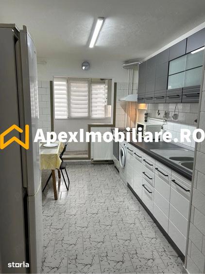 Apartament cu 4 camere semidecomandat în Crângași