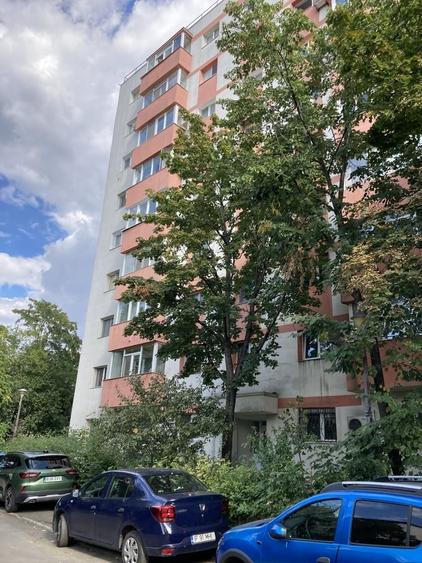 Apartament semidecomandat în Moșilor