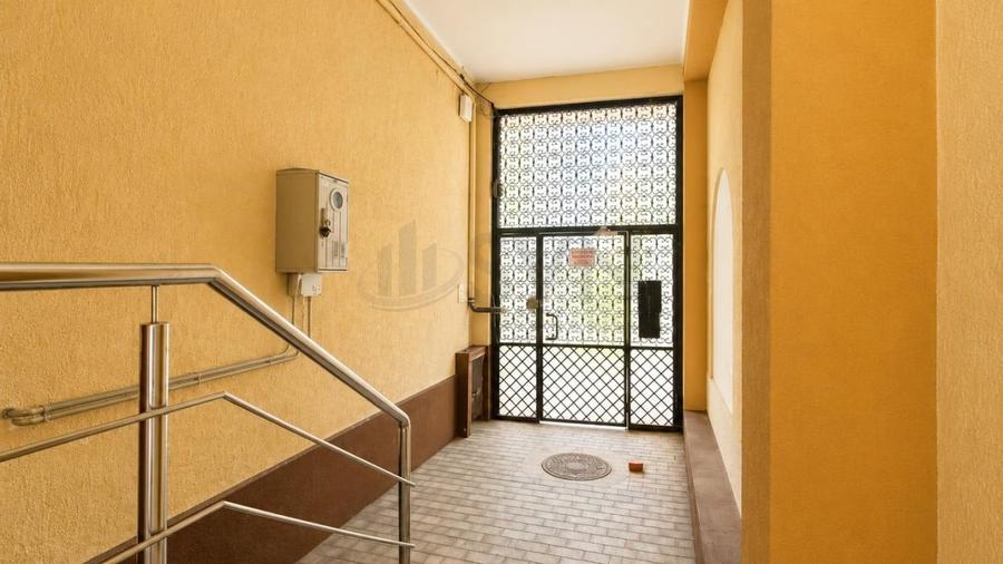 Apartament cu 3 camere decomandat, mobilat în Armeneasca