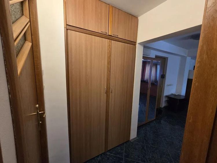 Apartament cu 2 camere decomandat în Lacul Tei