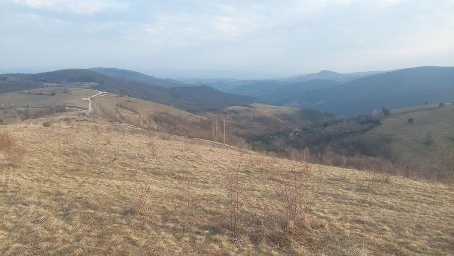 Teren de 3345 mp, în Vlădești