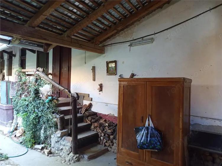 Casă cu Teren 744 Mp în Ilidia