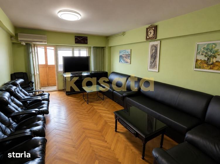 Apartament cu 3 camere decomandat, mobilat în Decebal
