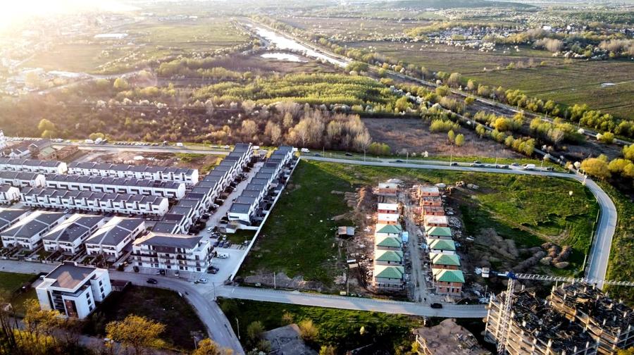 Casă individuală cu 4 camere cu Canalizare în Chiajna