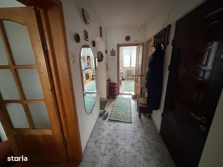 Apartament cu 3 camere decomandat, mobilat în Central