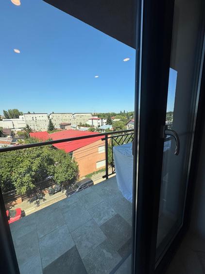 Apartament cu 3 camere semidecomandat în Drumul Taberei