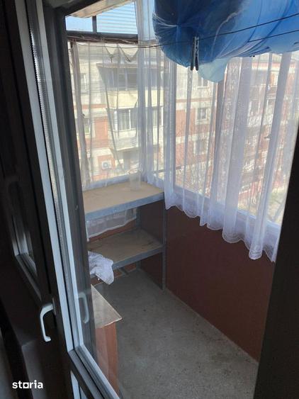 Apartament cu 3 camere decomandat în Micro 16