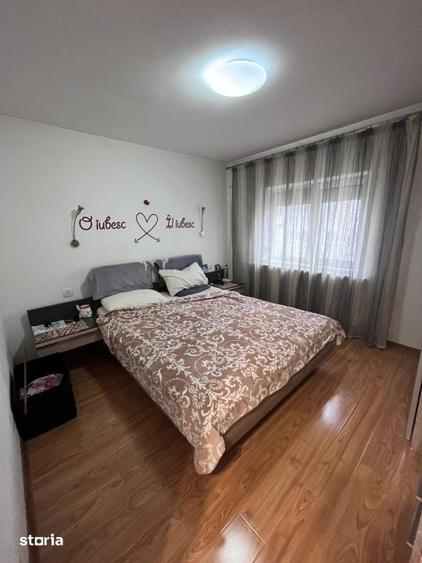 Apartament cu 3 camere decomandat în Craiovița Nouă