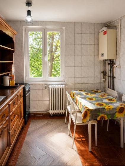 Apartament cu 3 camere decomandat în Alexandriei