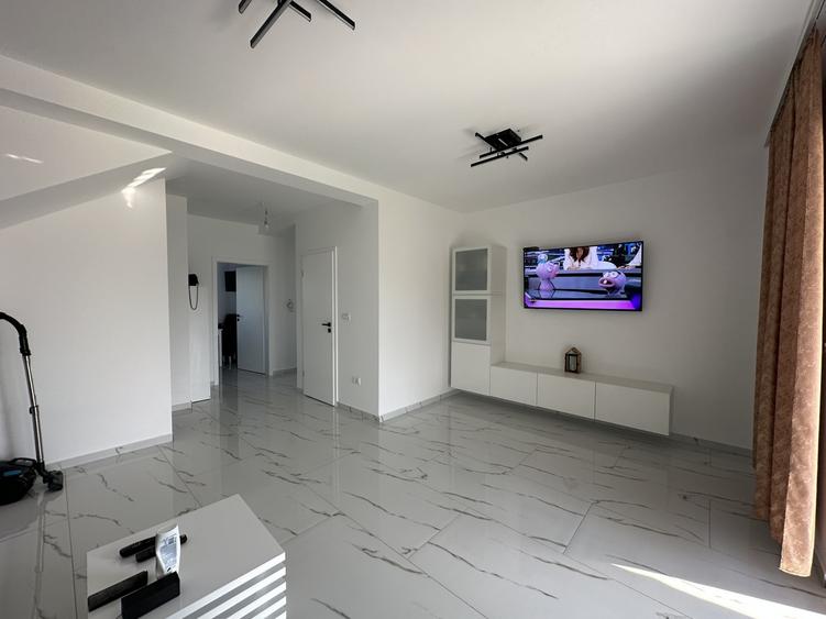 Duplex cu 3 camere cu Teren 305 Mp în Moșnița Veche