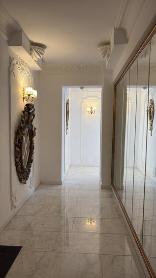 O Bijuterie de Marmură și Lumină: 138mp de Eleganță Pură & Terasă Monumentală - 1