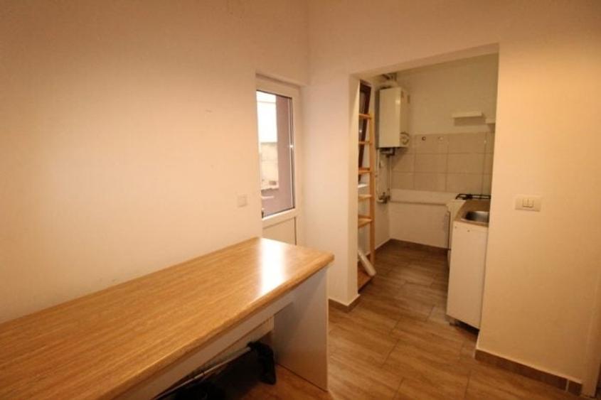 Inchiriere apartament 3 camere, in vila, Victoriei-Ion Mihalache - 12