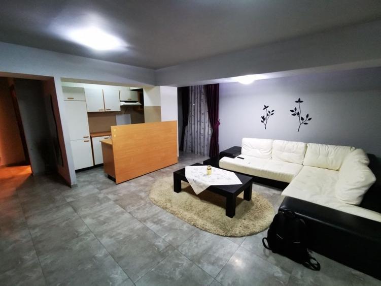 Apartament cu 2 camere semidecomandat în Podu Roș