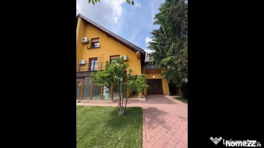 Casă cu 2 camere cu Teren 320 Mp în Est
