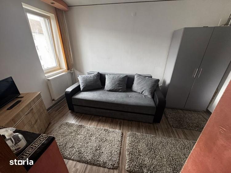 Garsoniera de inchiriat, 20 mp, cu bucatarie si baie separate. - 1