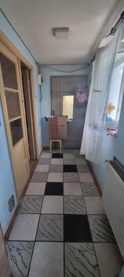 Casa la curte cu teren de inchiriat - 1