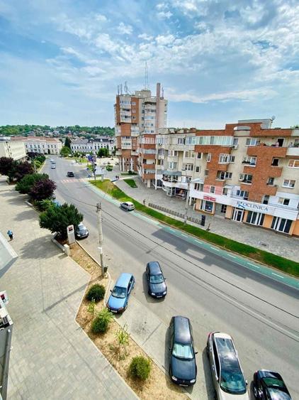 PF, Inchiriez ap. 3 camere decomandat, ultracentral Str. Libertatii - 16