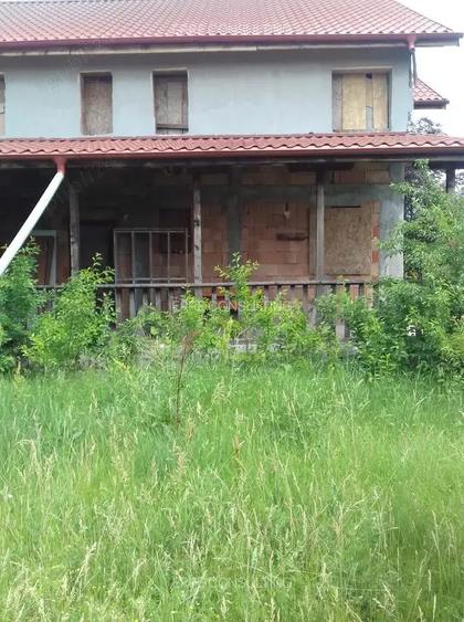 Casa situata in carttierul rezidential Domnesti - 3