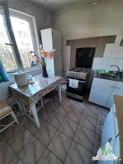 In exclusivitate Piata Veteranilor casa individuala 7 min de metrou - 17