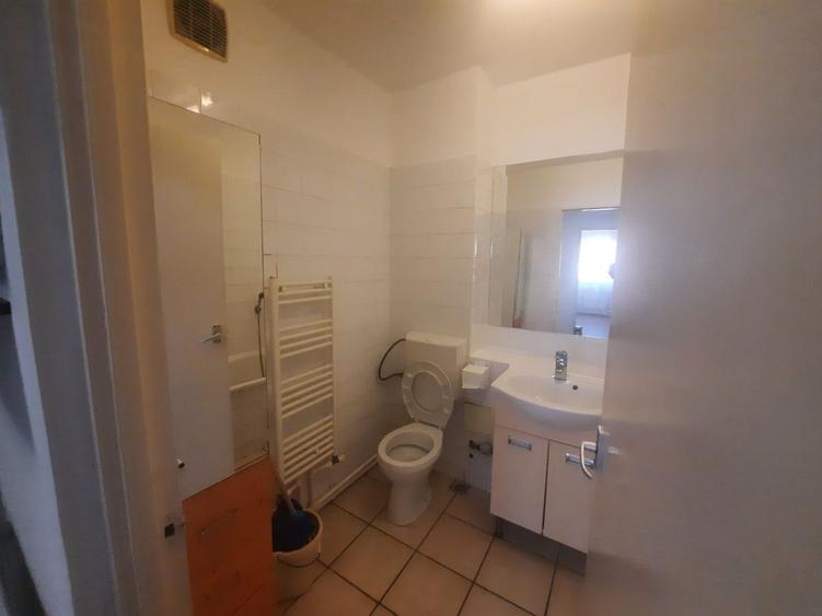 Apt 2 camere decomandat, 58 mp, Calea Romanului, de inchiriat, OMV, Cod 161711 - 8