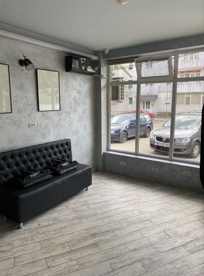 Spatiu comercial de inchiriat Vaslui, ideal coafor/manichiura - 1