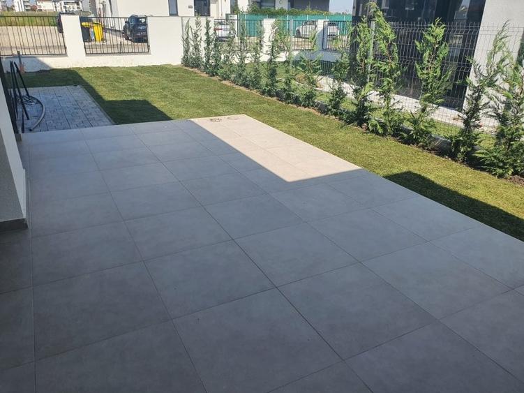 Monarch Soleil - finisaje de lux: parchet,usi, tamplarie lemn natural - 4