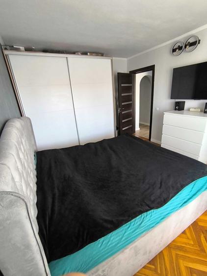Apartament cu 3 camere decomandat în Rogerius